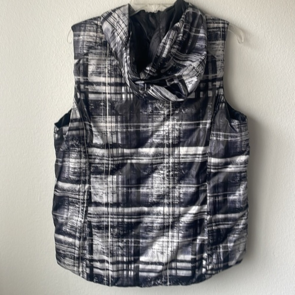 Gerry vest size Large Black and patterned reverisble and packable - Picture 6 of 11